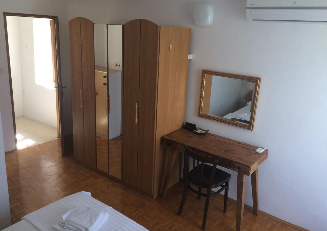 Authentico Deluxe Stari Grad Villa Stari Grad  Buitenkant foto