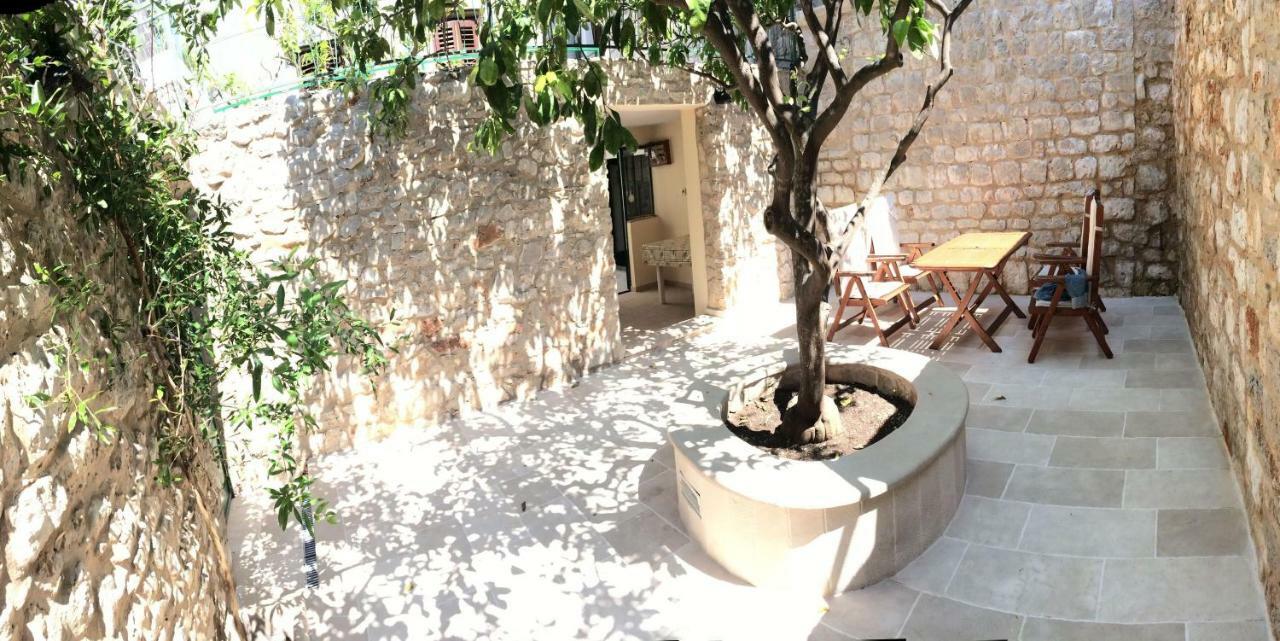 Authentico Deluxe Stari Grad Villa Stari Grad  Buitenkant foto